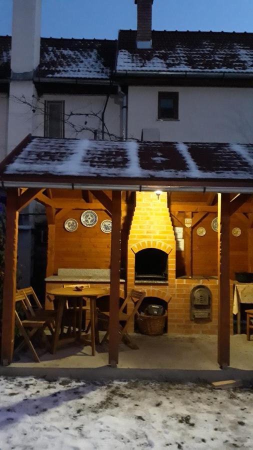 Molnár Vendeghaz Bed and Breakfast Praid Exterior foto